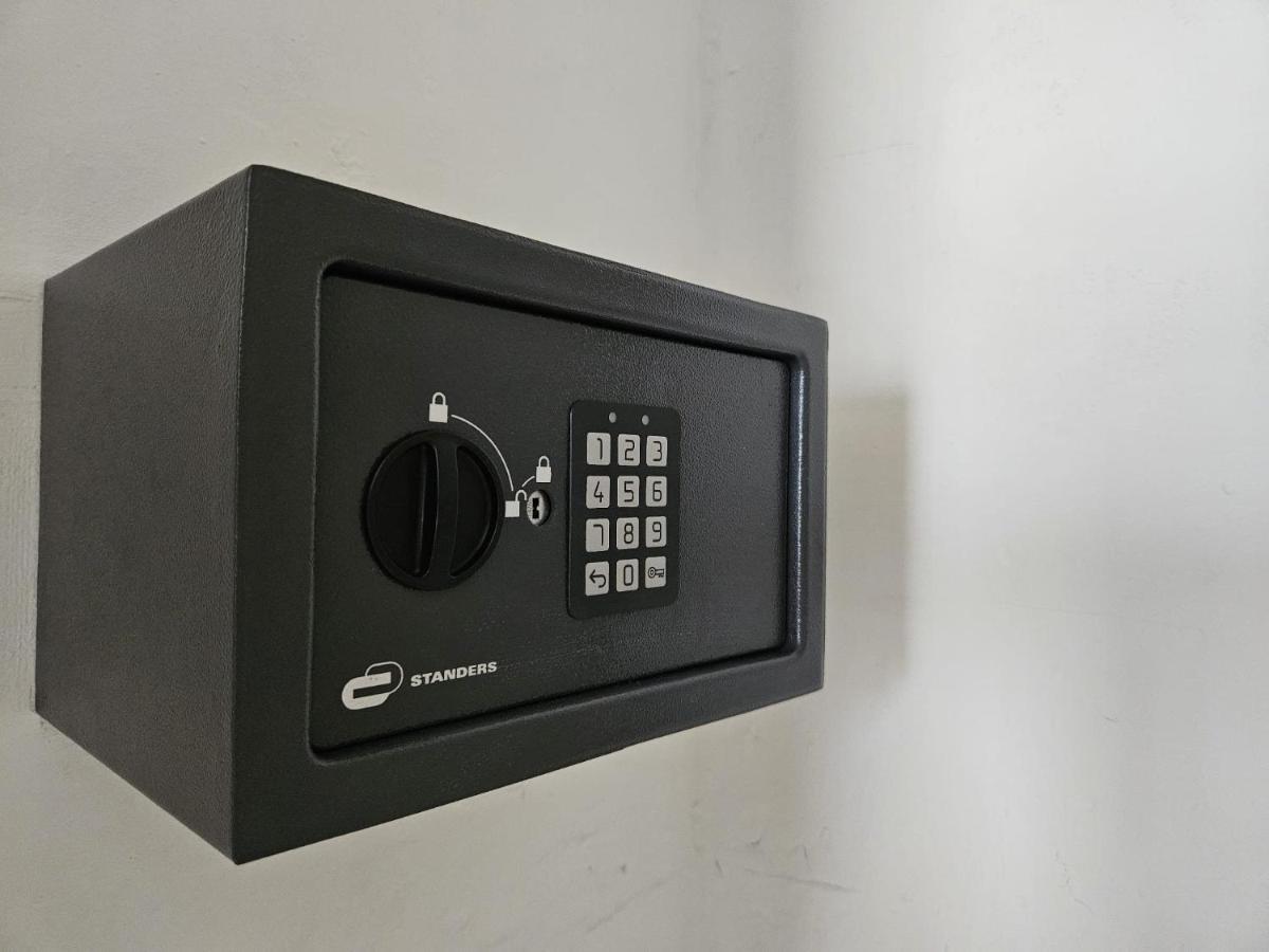 פואנגירולה Oceanview Terrace Apartment מראה חיצוני תמונה