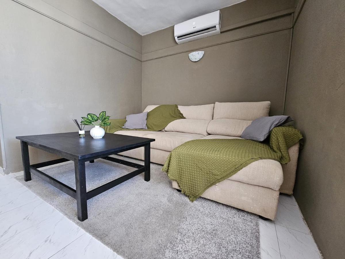 פואנגירולה Oceanview Terrace Apartment מראה חיצוני תמונה