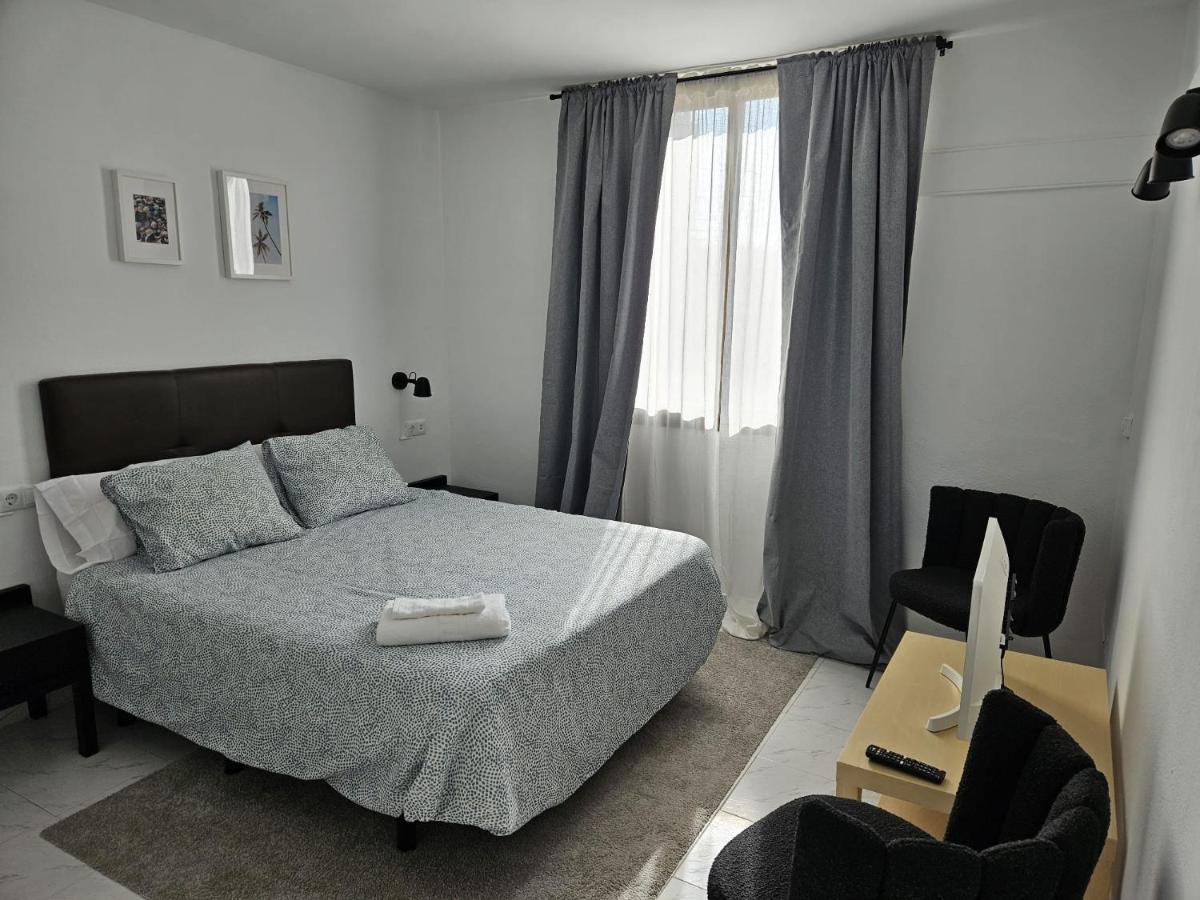 פואנגירולה Oceanview Terrace Apartment מראה חיצוני תמונה
