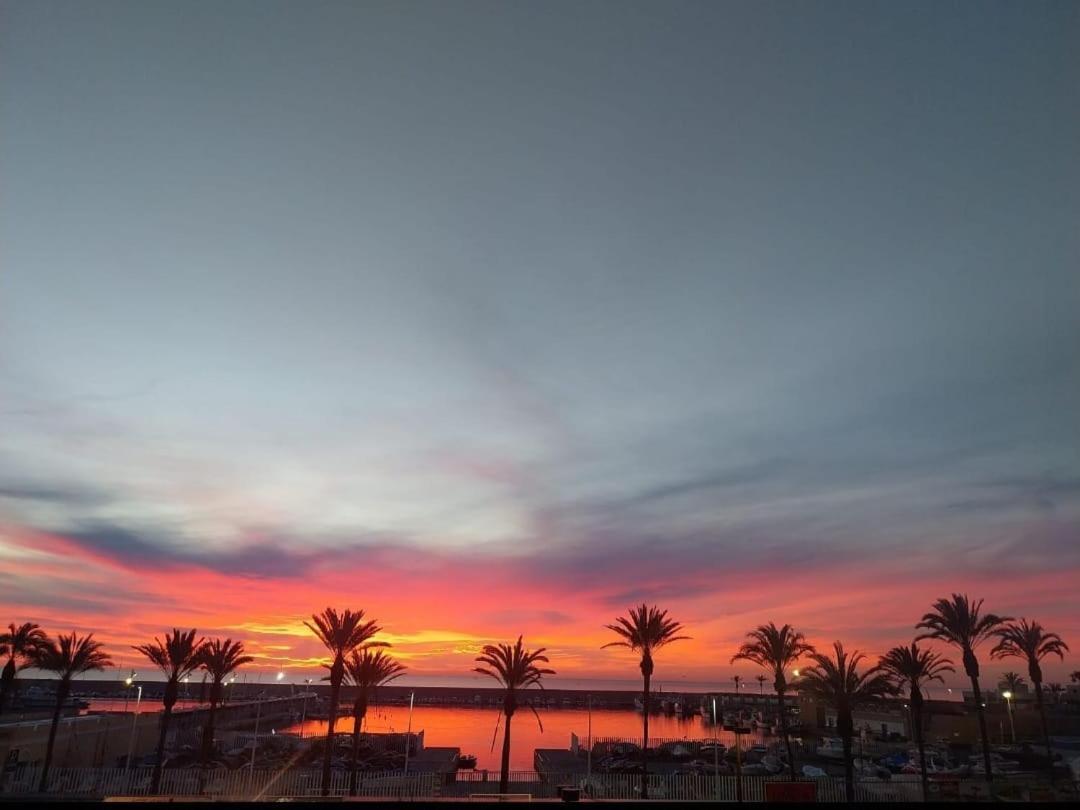 פואנגירולה Oceanview Terrace Apartment מראה חיצוני תמונה