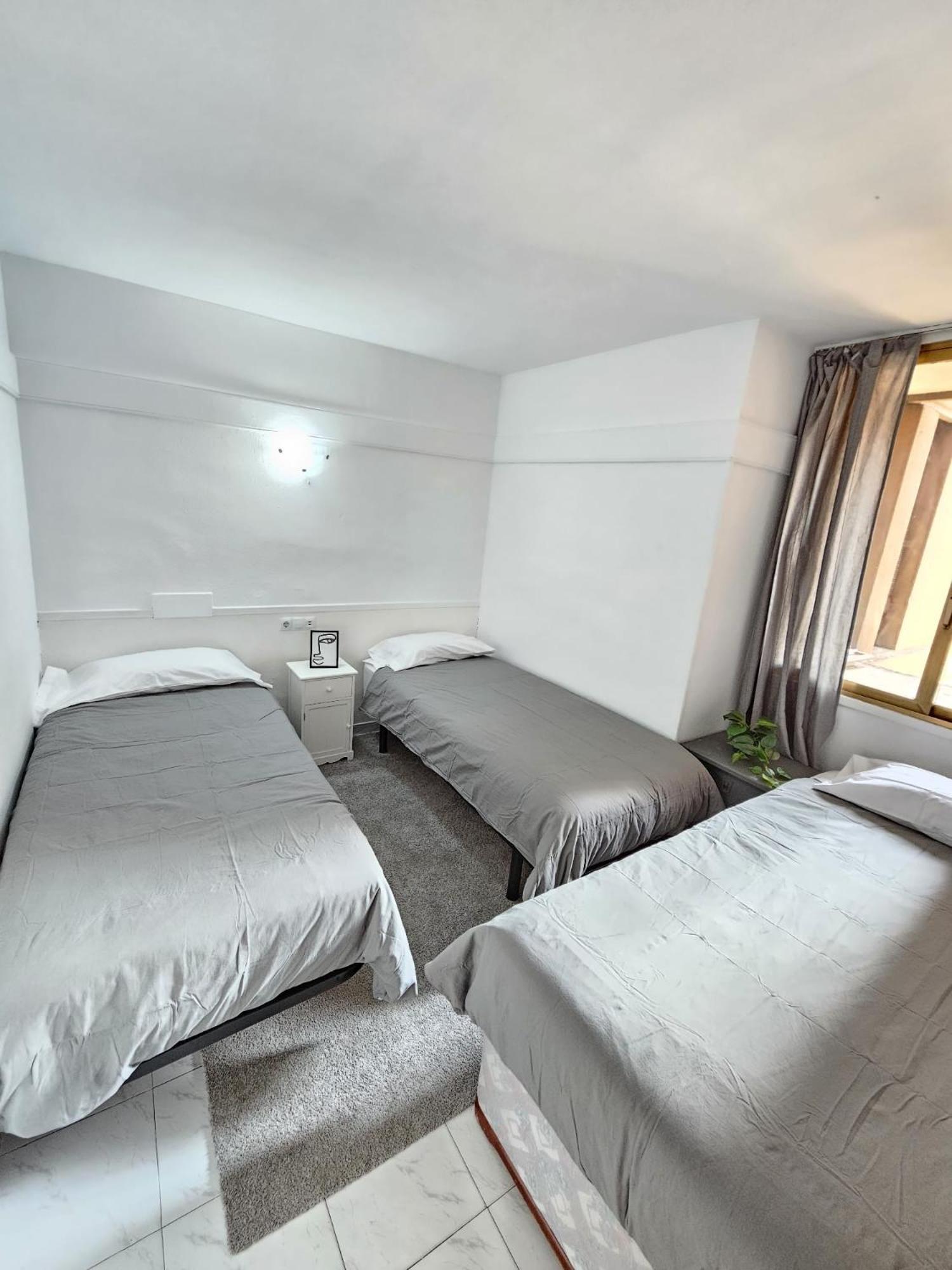 פואנגירולה Oceanview Terrace Apartment מראה חיצוני תמונה